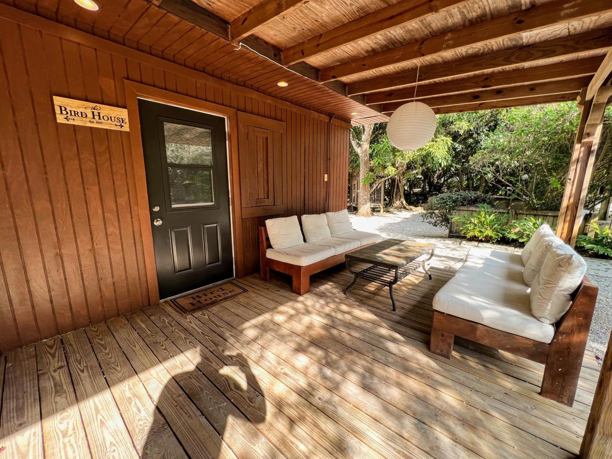 Serene Tiny House Retreat In Japanese Garden Holiday home *