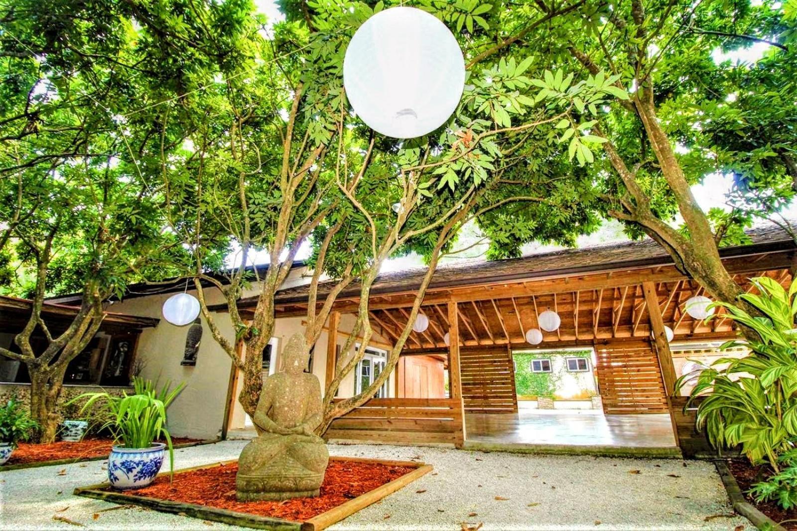 Holiday home Serene Tiny House Retreat In Japanese Garden Homestead