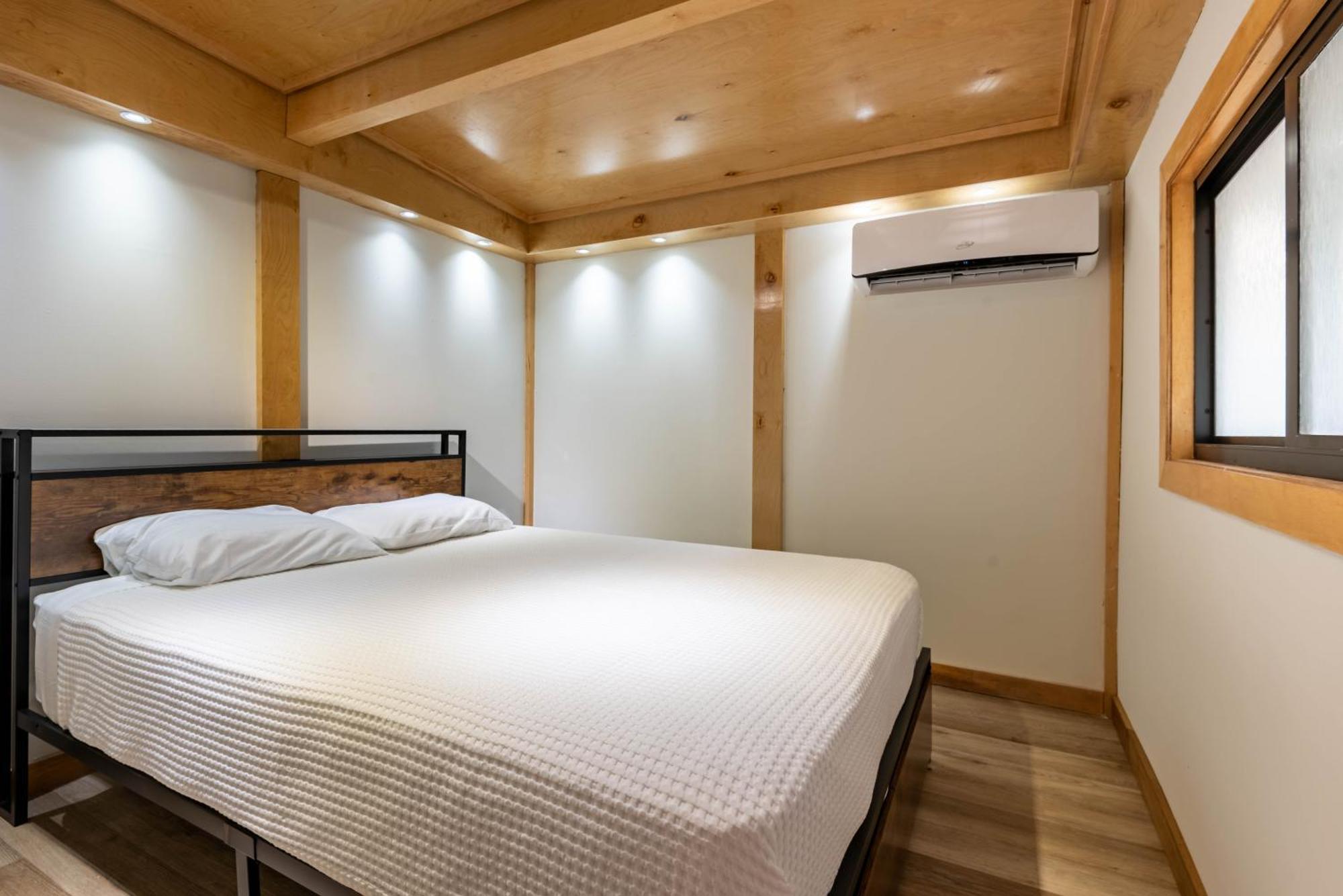 Serene Tiny House Retreat In Japanese Garden Homestead